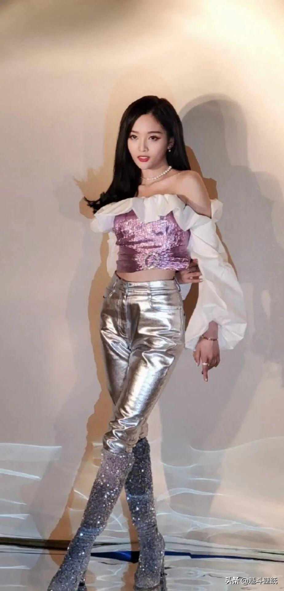 明星的句子,明星的句子，寻找自然美景之旅，踏上一场心灵的宁静征途