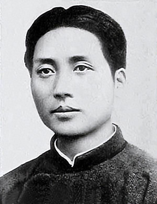 演员侯京健,演员侯京健，从舞台到荧屏，变化中的自信与成就感