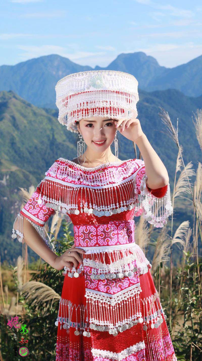 文山苗族女装新品推荐，时尚与传统交融的苗族女装之美