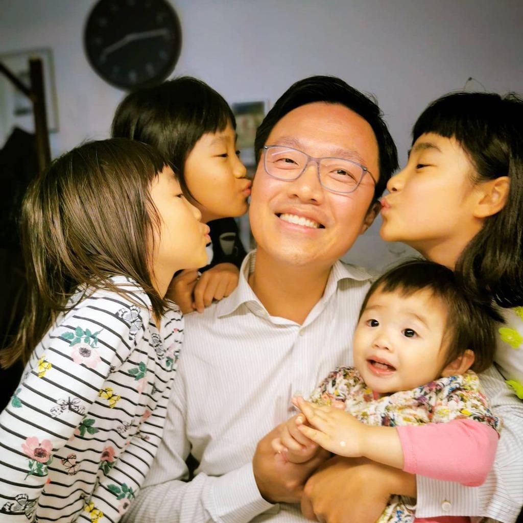 何嘉莉最新高科技产品，科技与生活的完美融合亮相！
